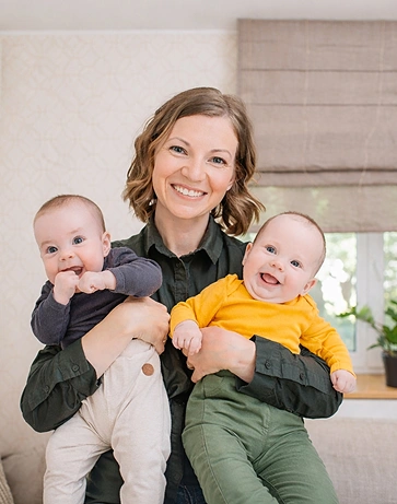 Interim nanny providing short-term childcare solutions